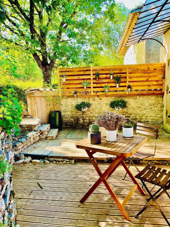 Histoire De Cru Bed & Breakfast Saignon Exterior photo