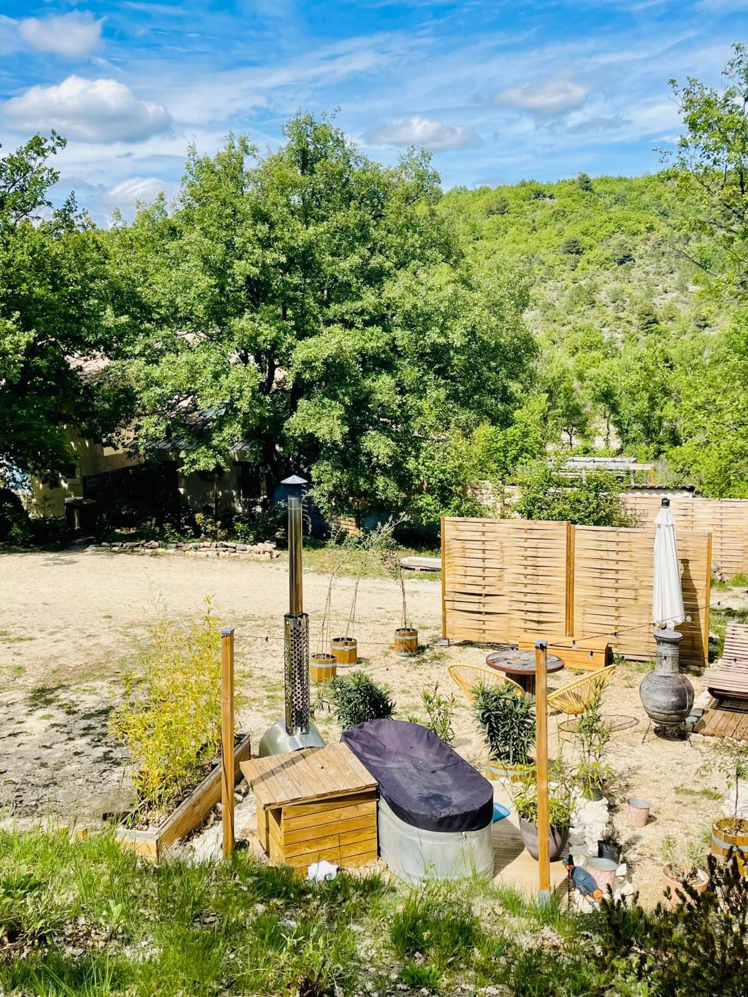Histoire De Cru Bed & Breakfast Saignon Exterior photo